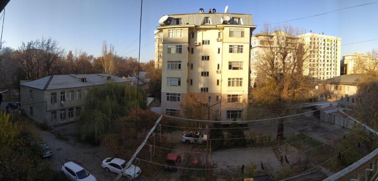 Aura On Erkindik Boulevard Bischkek Exterior foto